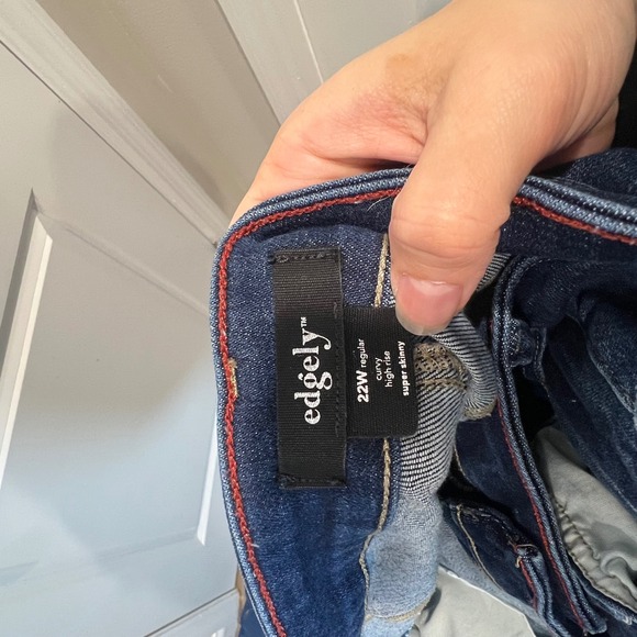 Edgely Curvy High Rise Super Skinny Jeans Dark Wash Distressed Raw Hem 22W - Picture 3 of 4